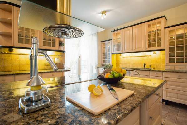 Kitchen Backsplash With Granite Countertops