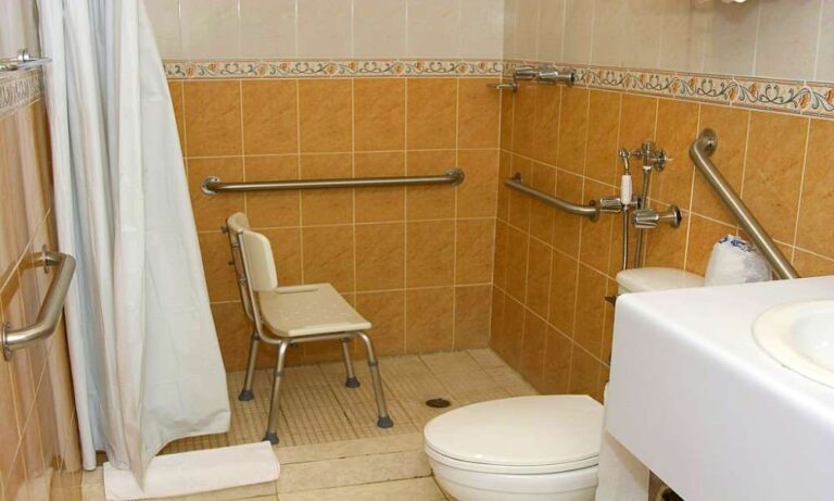 how-to-use-shower-chair