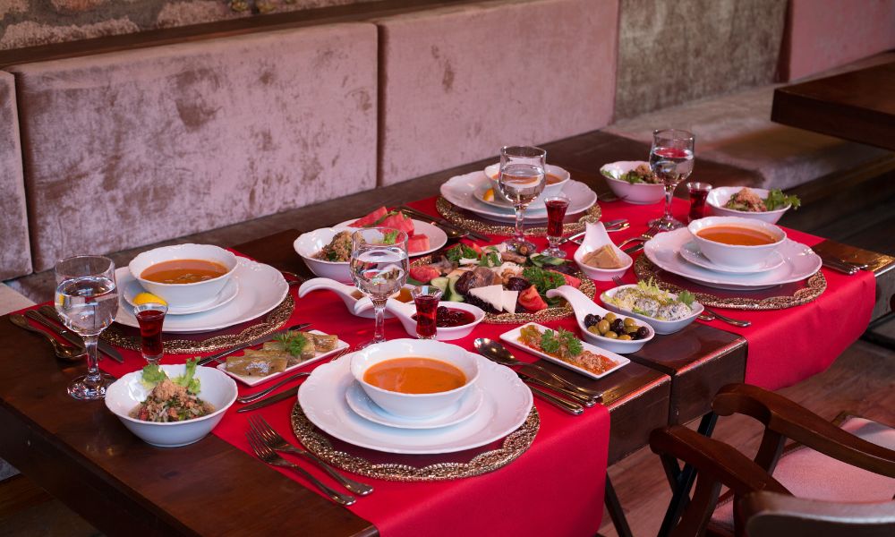 How to Set Plates on Dining Table